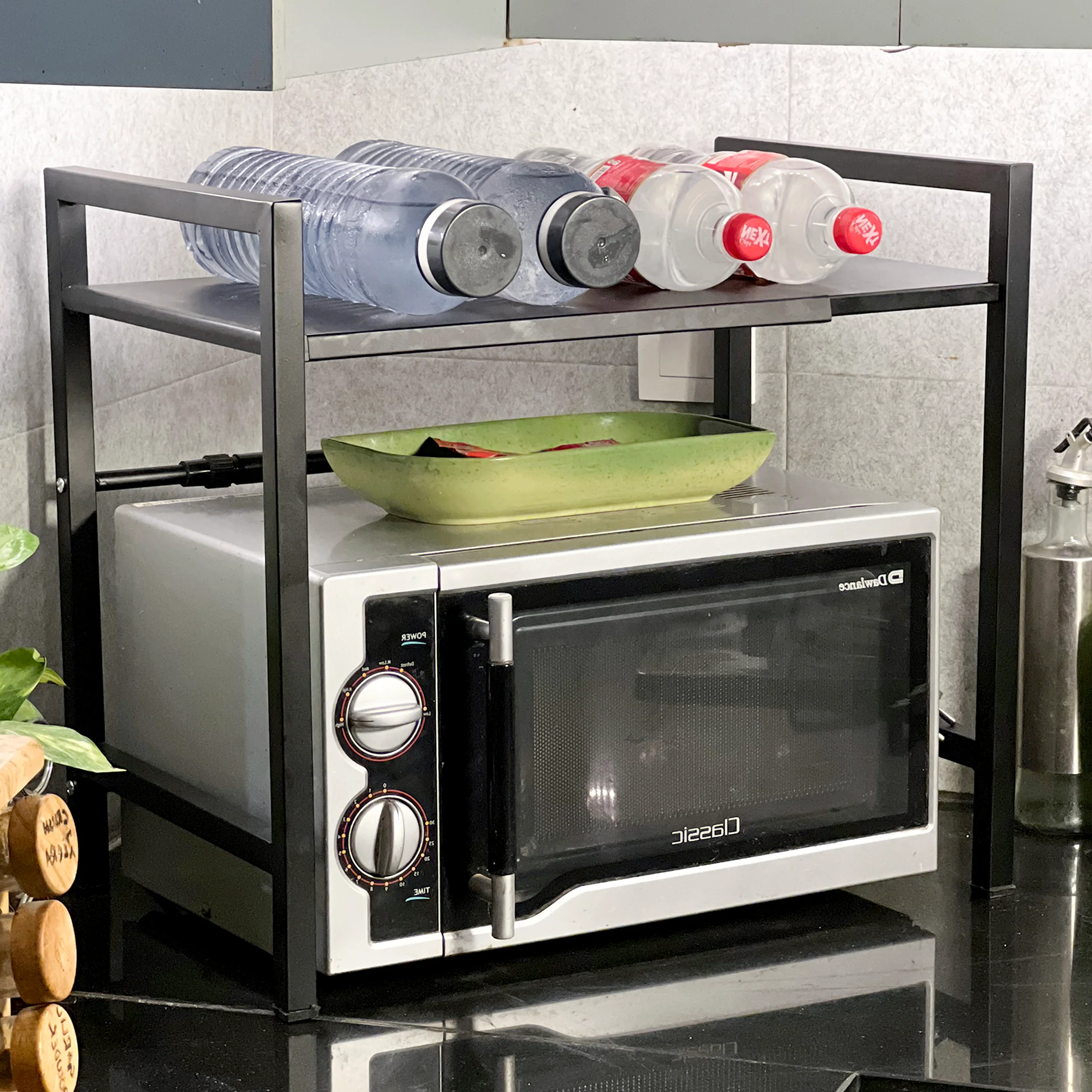 Compact Microwave Ovens Designed by Magic Chef