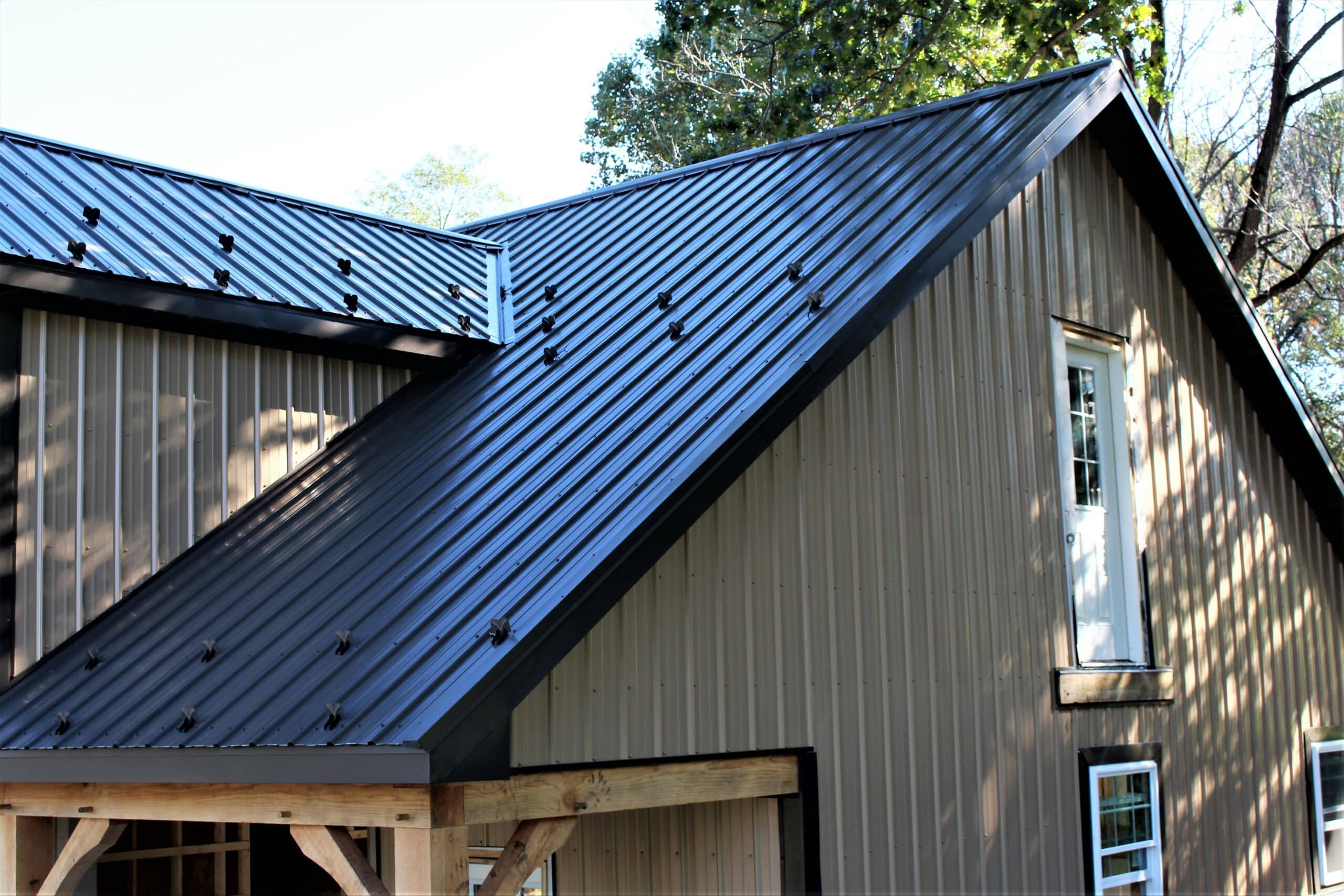 Metal roofing Toronto Contractors Focused on Customer Satisfaction