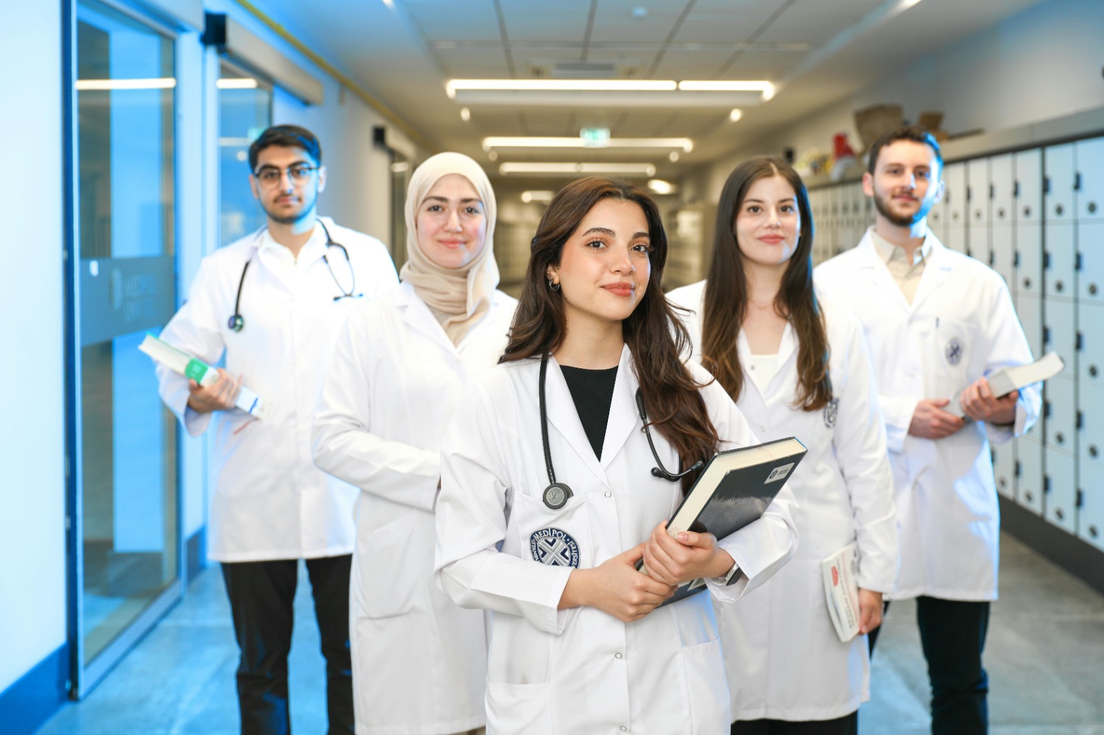 Healthcare Education Nonprofit Programs That Support Student Volunteers