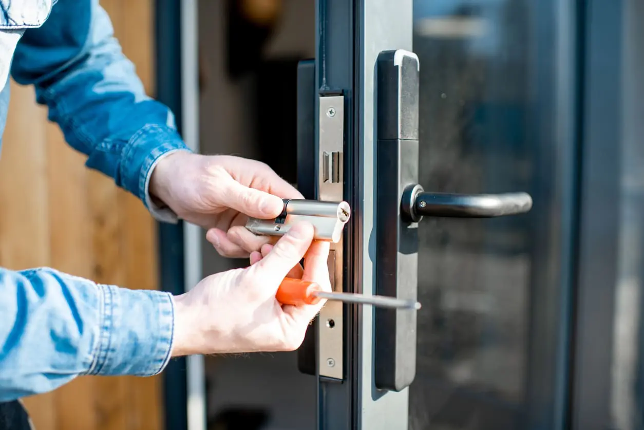 7 Best Online Stores for Commercial Door Hardware for First-Time Professional Buyers