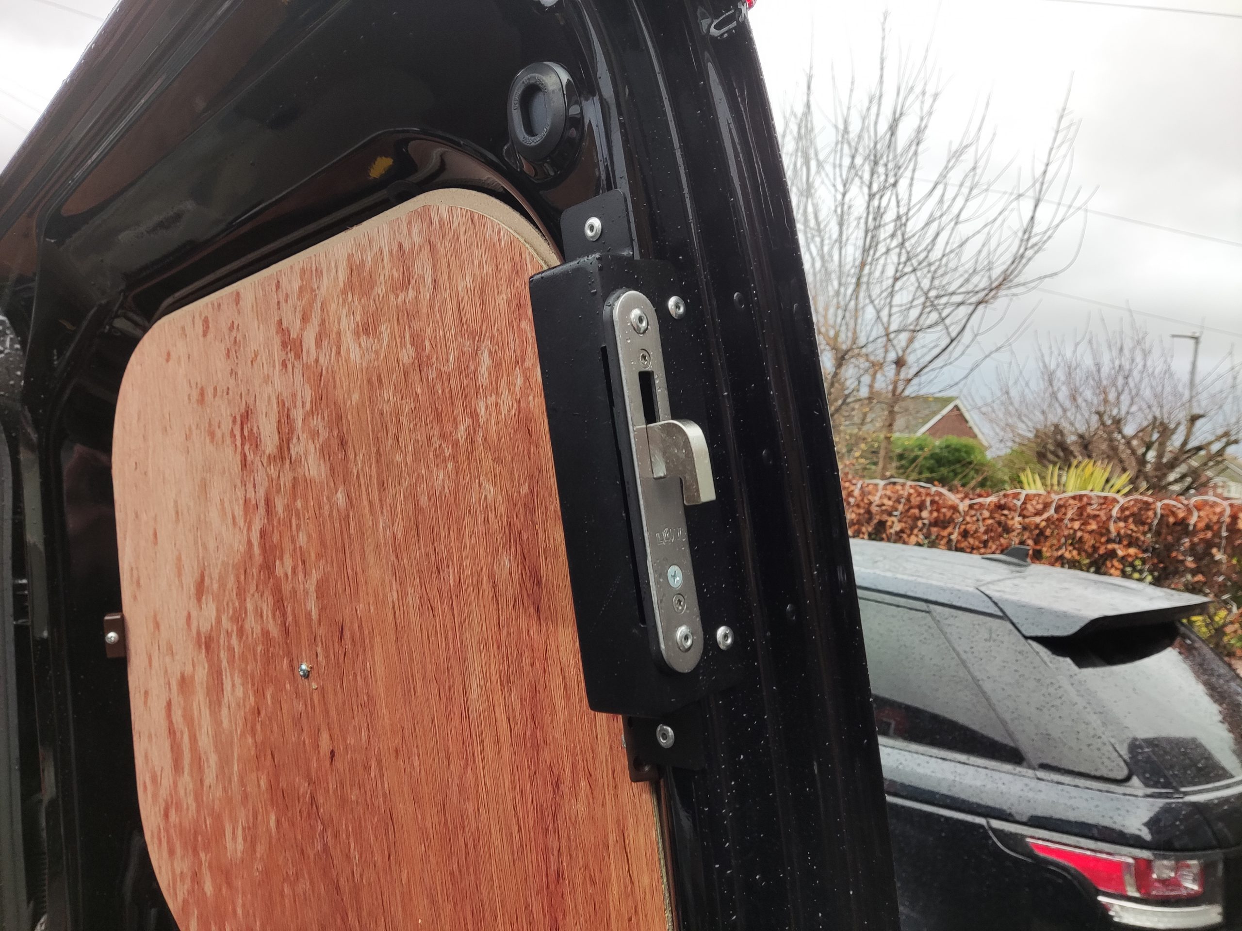 Chiusure di sicurezza per furgoni: protezione professionale per ogni esigenza